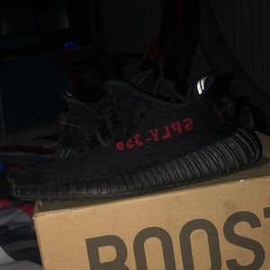 I’m selling yeezys 5 and half kids